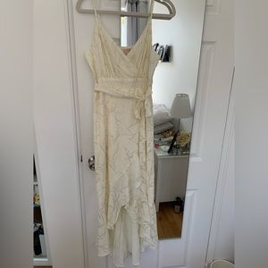 NWOT✨ ivory gold foil ruffle hi lo self belt dress sizes small and medium